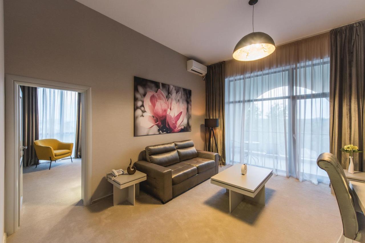 Hotel Edma 亚历山德里亚 外观 照片